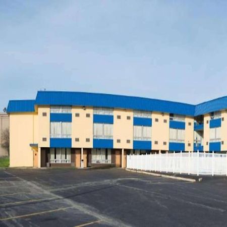 Days Inn By Wyndham Fort Wright Cincinnati Area Exterior photo