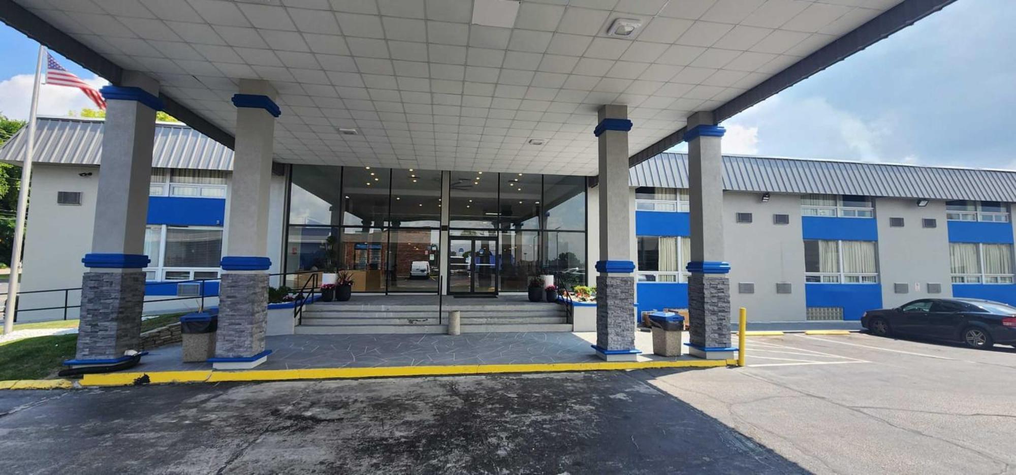 Days Inn By Wyndham Fort Wright Cincinnati Area Exterior photo