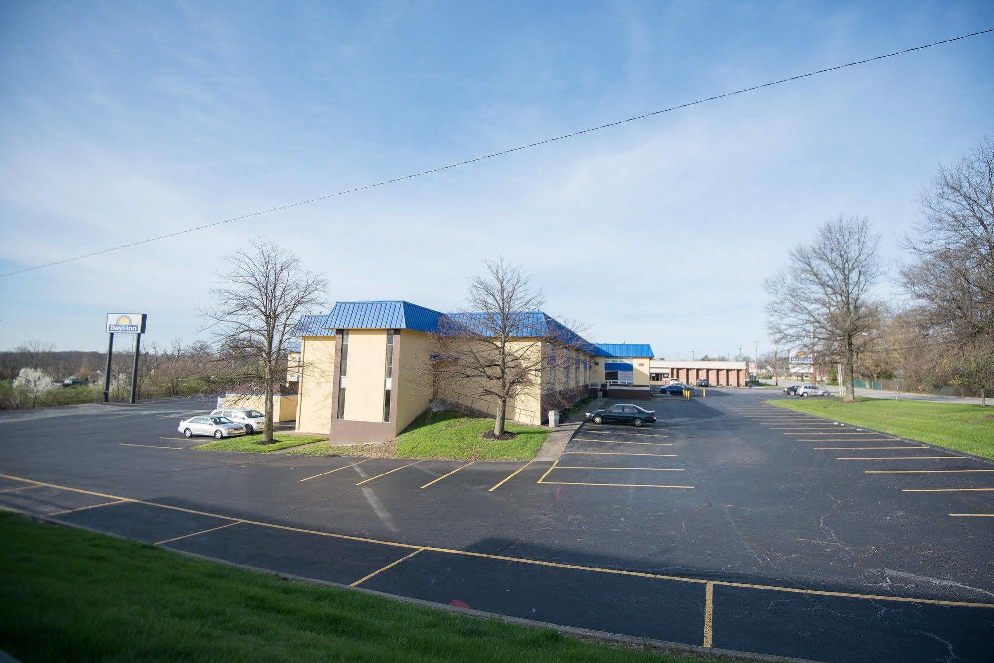 Days Inn By Wyndham Fort Wright Cincinnati Area Exterior photo